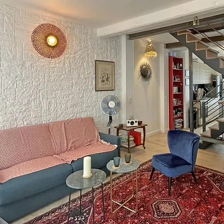 펜션 Charming Triplex House Heart Of Medieval Town